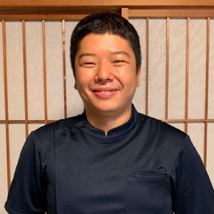 アイジュ鍼灸マッサージ院
柔道整復師　鍼灸師　
山内院長