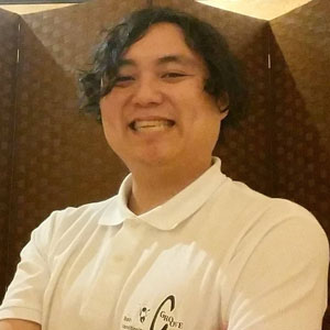 整体院グルーヴ院長
理学療法士　ダビンチボードイントラクター　アシュタンガヨガインスストラクター　
Somatic flow指導者　国際救命救急協会CPR Basic&AED修了　ファンダメンタルムーヴメン
ト修了　
佐藤淑人先生